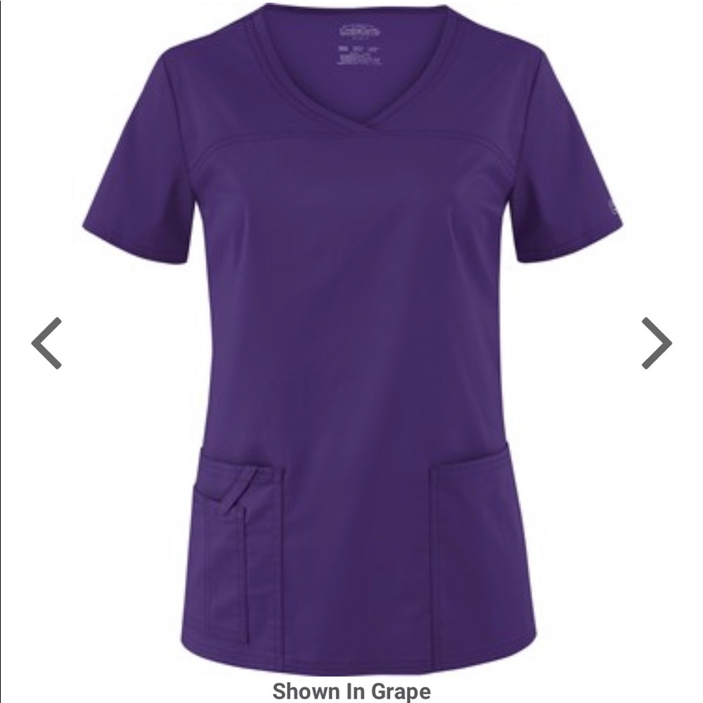 Cherokee V-neck Core Stretch top